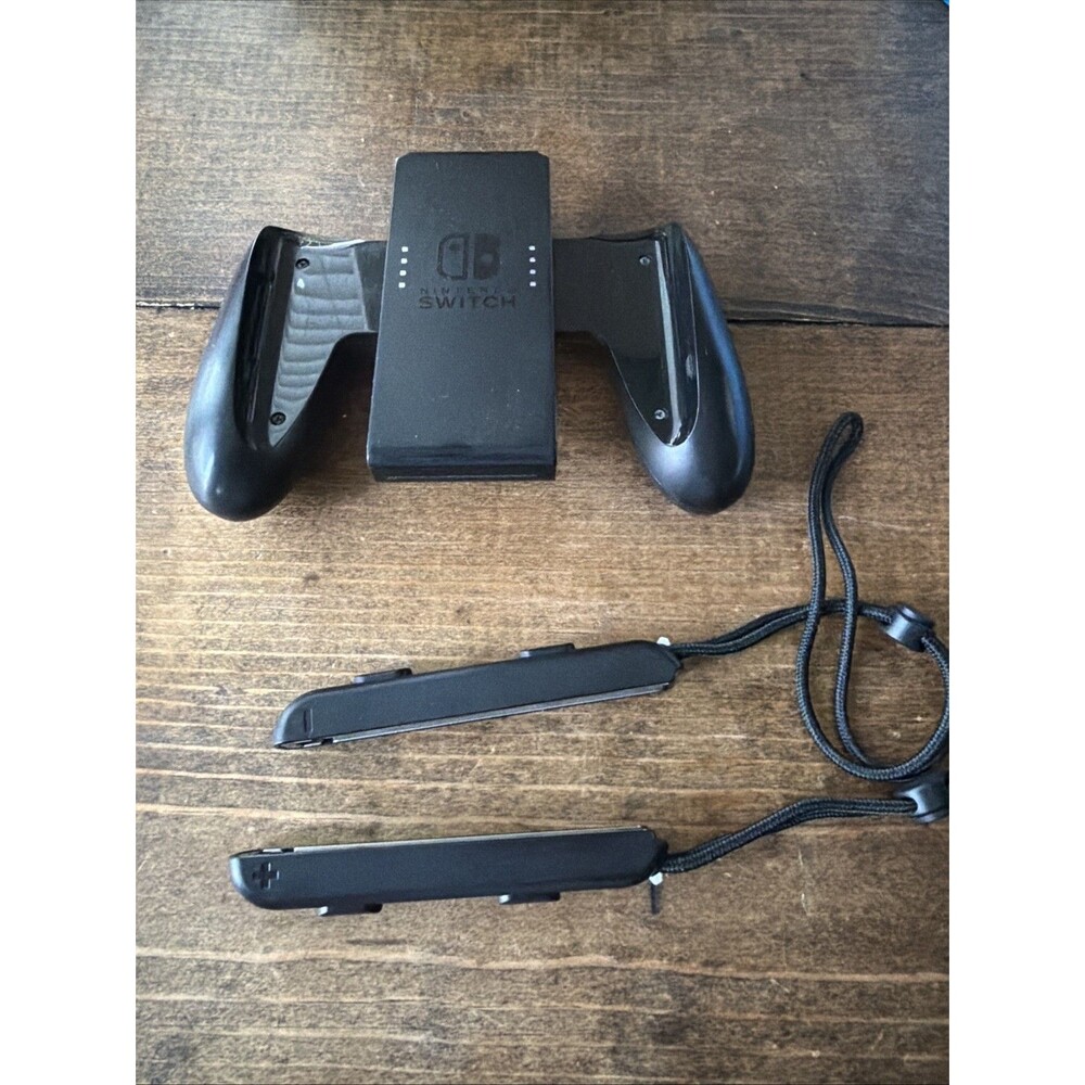 Nintendo Switch Joy Con Controller &2 Wrist Grip HAC-011 & Wrist Straps